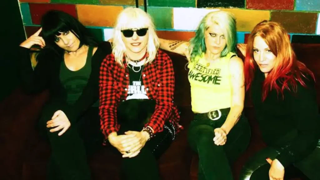 Jennifer Finch - L7 banda